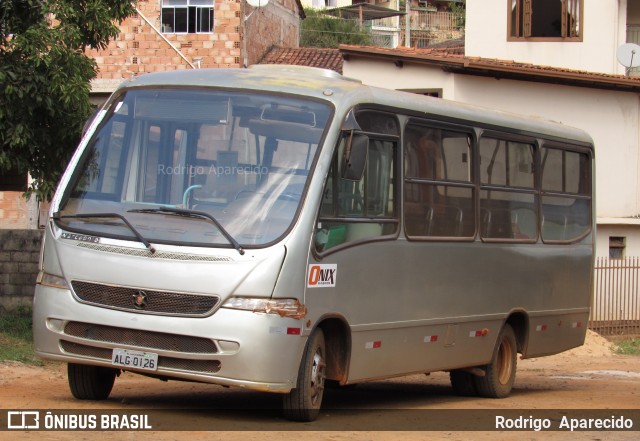 Ônibus Particulares 5351 na cidade de Santa Bárbara, Minas Gerais, Brasil, por Rodrigo  Aparecido. ID da foto: 6044966.