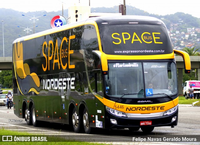 Expresso Nordeste 5446 na cidade de Florianópolis, Santa Catarina, Brasil, por Felipe Navas Geraldo Moura . Número da foto: #6048376.