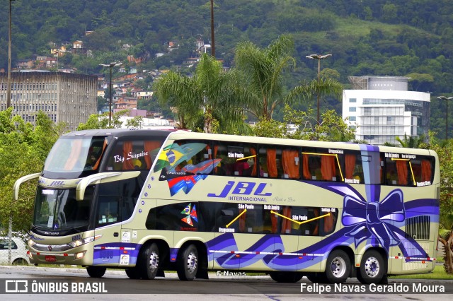 JBL Turismo 6000 na cidade de Florianópolis, Santa Catarina, Brasil, por Felipe Navas Geraldo Moura . Número da foto: #6054470.