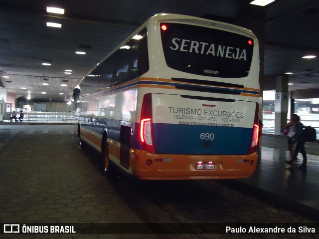 Viação Sertaneja 690 na cidade de Belo Horizonte, Minas Gerais, Brasil, por Paulo Alexandre da Silva. ID da foto: 6053931.