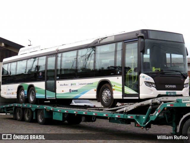 Scania  na cidade de Fazenda Rio Grande, Paraná, Brasil, por William Rufino. Número da foto: #6055043.