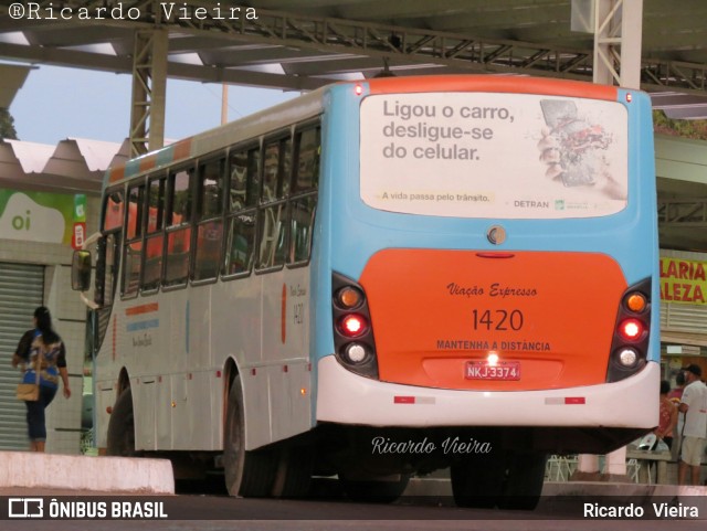 Viação Expresso Planaltina 1420 na cidade de Planaltina, Distrito Federal, Brasil, por Ricardo Vieira. Número da foto: #6058079.