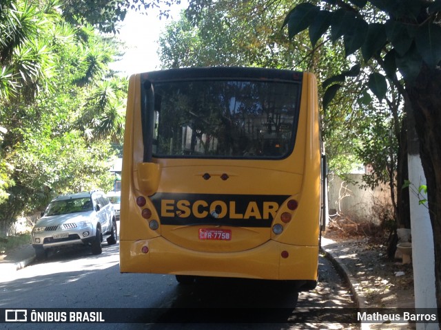 Escolares  na cidade de São Paulo, São Paulo, Brasil, por Matheus Barros. Número da foto: #6058948.