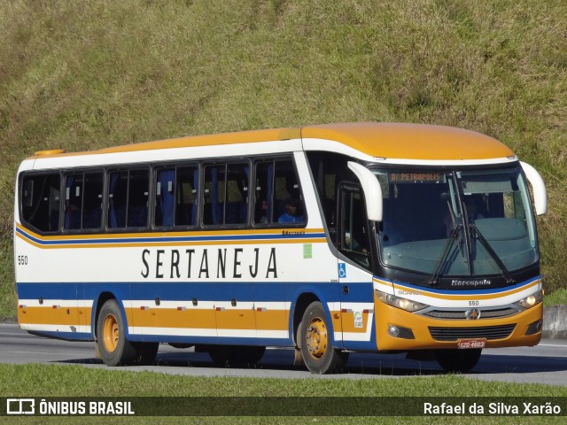 Viação Sertaneja 550 na cidade de Petrópolis, Rio de Janeiro, Brasil, por Rafael da Silva Xarão. Número da foto: #6031432.