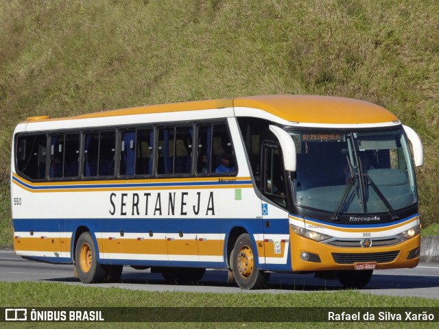 Viação Sertaneja 550 na cidade de Petrópolis, Rio de Janeiro, Brasil, por Rafael da Silva Xarão. ID da foto: 6031432.