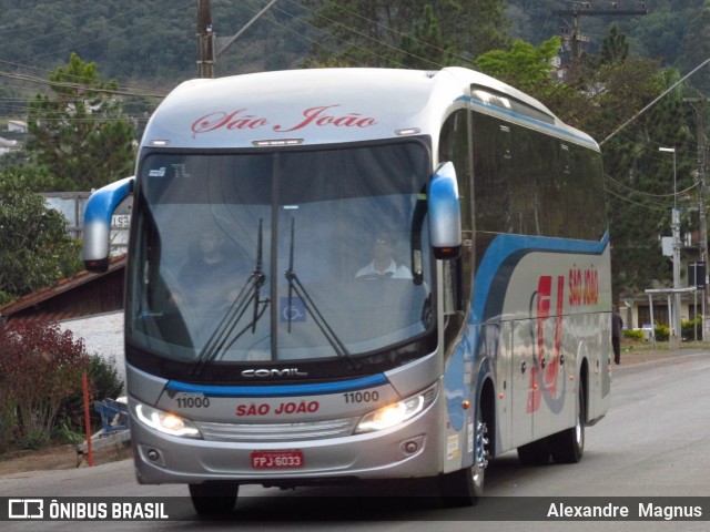 São João Turismo 11000 na cidade de Poços de Caldas, Minas Gerais, Brasil, por Alexandre  Magnus. Número da foto: #6062941.