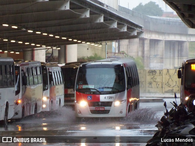 Pêssego Transportes 4 7281 na cidade de São Paulo, São Paulo, Brasil, por Lucas Mendes. Número da foto: #6064309.