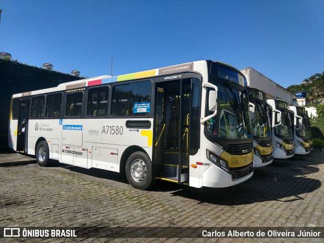 Viação Nossa Senhora das Graças A71580 na cidade de Rio de Janeiro, Rio de Janeiro, Brasil, por Carlos Alberto de Oliveira Júnior. Número da foto: #6070509.