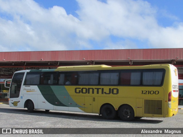 Empresa Gontijo de Transportes 12100 na cidade de Itaobim, Minas Gerais, Brasil, por Alexandre  Magnus. Número da foto: #6074213.