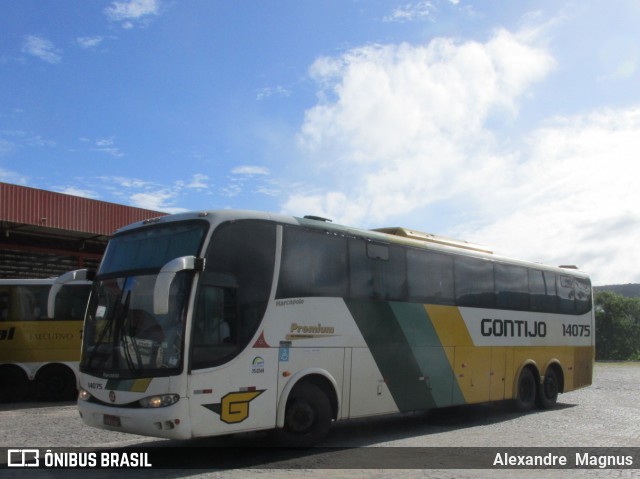 Empresa Gontijo de Transportes 14075 na cidade de Itaobim, Minas Gerais, Brasil, por Alexandre  Magnus. Número da foto: #6074195.