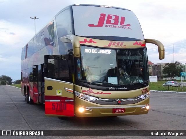 JBL Turismo 5700 na cidade de Uruguaiana, Rio Grande do Sul, Brasil, por Richard Wagner. ID da foto: 6076333.