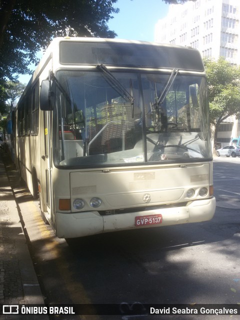 Ônibus Particulares 5137 na cidade de Belo Horizonte, Minas Gerais, Brasil, por David Seabra Gonçalves. ID da foto: 6032372.