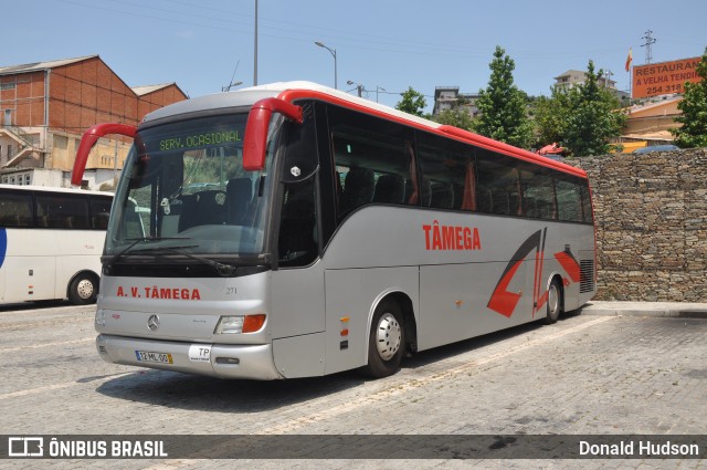 Auto Viação do Tâmega 271 na cidade de Peso da Régua, Vila Real, Portugal, por Donald Hudson. Número da foto: #6033722.