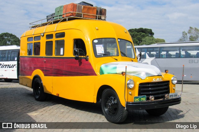 Ônibus Particulares GMC 1952 na cidade de Campo Largo, Paraná, Brasil, por Diego Lip. ID da foto: 6042054.