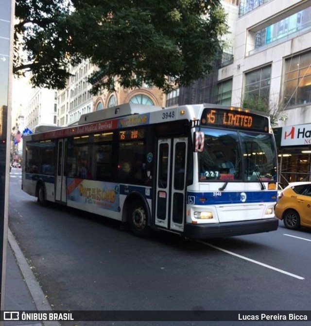 New York City Transit Authority 3948 na cidade de New York, New York, Estados Unidos, por Lucas Pereira Bicca. ID da foto: 6096622.