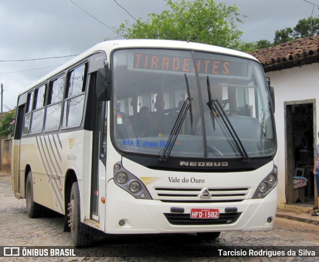 Vale do Ouro Transporte Coletivo 1001 na cidade de Tiradentes, Minas Gerais, Brasil, por Tarcisio Rodrigues da Silva. ID da foto: 6097834.