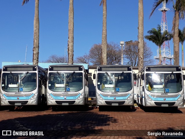 VAL - Viação Apucarana Ltda. FROTA na cidade de Apucarana, Paraná, Brasil, por Sergio Ravaneda. ID da foto: 6099832.