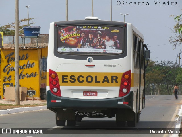 Escolares 9921 na cidade de Candangolândia, Distrito Federal, Brasil, por Ricardo Vieira. ID da foto: 6102148.