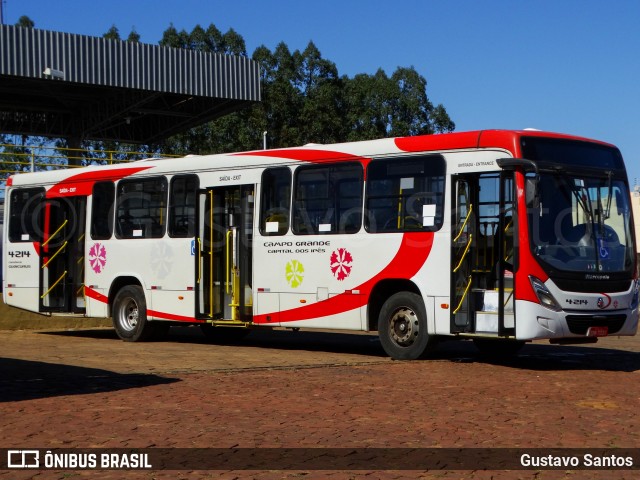 Viação Campo Grande 4214 na cidade de Campo Grande, Mato Grosso do Sul, Brasil, por Gustavo Santos. ID da foto: 6103408.