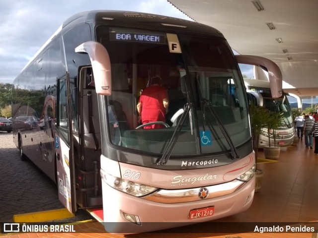 Singular Turismo 210 na cidade de São José dos Campos, São Paulo, Brasil, por Agnaldo Penides. Número da foto: #6104935.