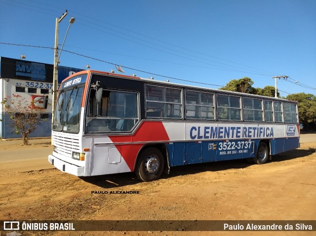 Ônibus Particulares 6397 na cidade de Bom Despacho, Minas Gerais, Brasil, por Paulo Alexandre da Silva. Número da foto: #6107352.