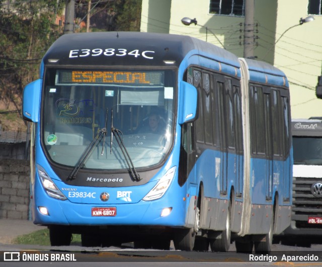 Ônibus Particulares E39834C na cidade de Conselheiro Lafaiete, Minas Gerais, Brasil, por Rodrigo  Aparecido. Número da foto: #6111643.