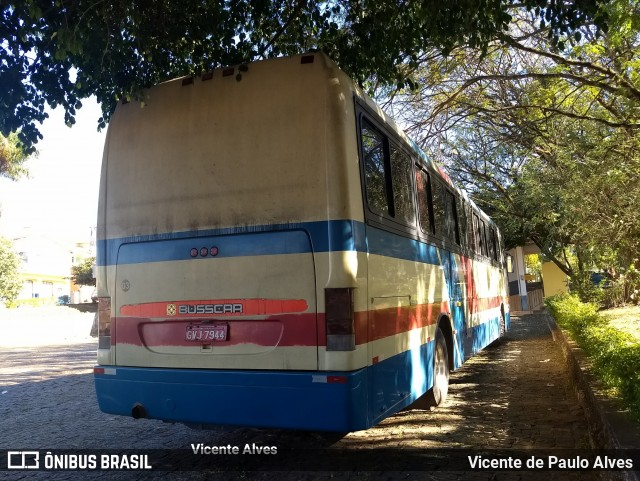 Ônibus Particulares 03 na cidade de Dores do Indaiá, Minas Gerais, Brasil, por Vicente de Paulo Alves. Número da foto: #6111961.