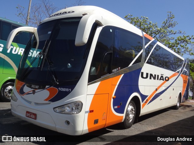 Expresso União 10251 na cidade de Trindade, Goiás, Brasil, por Douglas Andrez. Número da foto: #6112657.