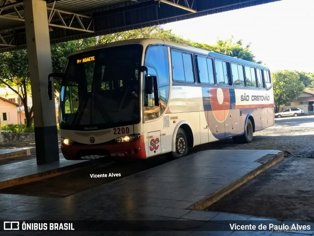 Viação São Cristóvão 2200 na cidade de Dores do Indaiá, Minas Gerais, Brasil, por Vicente de Paulo Alves. Número da foto: #6118545.