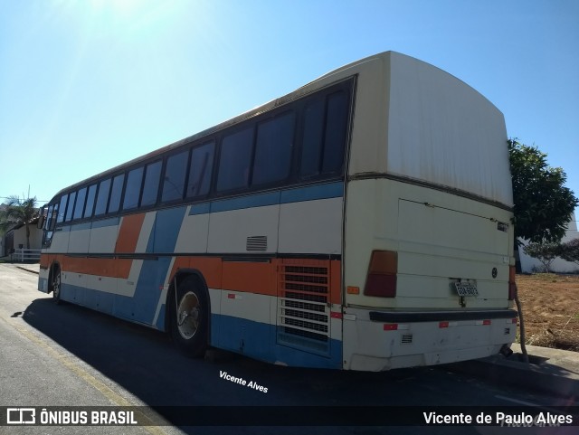 Ônibus Particulares 6073 na cidade de Santo Antônio do Monte, Minas Gerais, Brasil, por Vicente de Paulo Alves. ID da foto: 6119314.