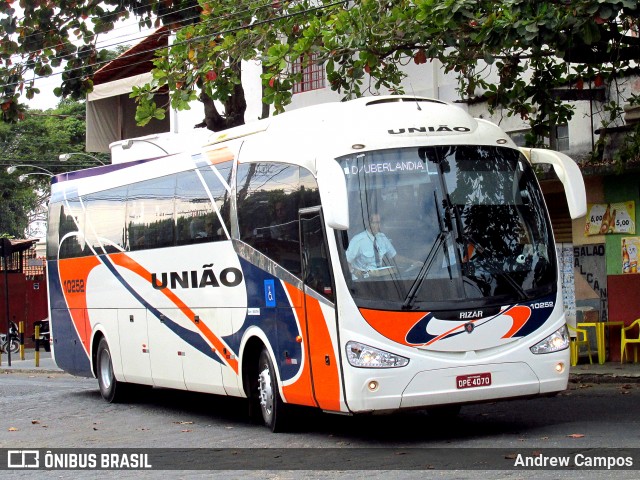 Expresso União 10252 na cidade de Pirapora, Minas Gerais, Brasil, por Andrew Campos. ID da foto: 6120403.