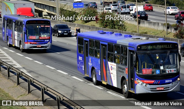 Auto Viação Urubupungá 20.513 na cidade de Barueri, São Paulo, Brasil, por Michael  Alberto Vieira. Número da foto: #6121140.