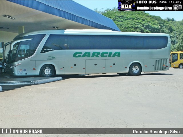 Viação Garcia 7596 na cidade de Rolândia, Paraná, Brasil, por Romílio Busólogo Silva . Número da foto: #6124591.