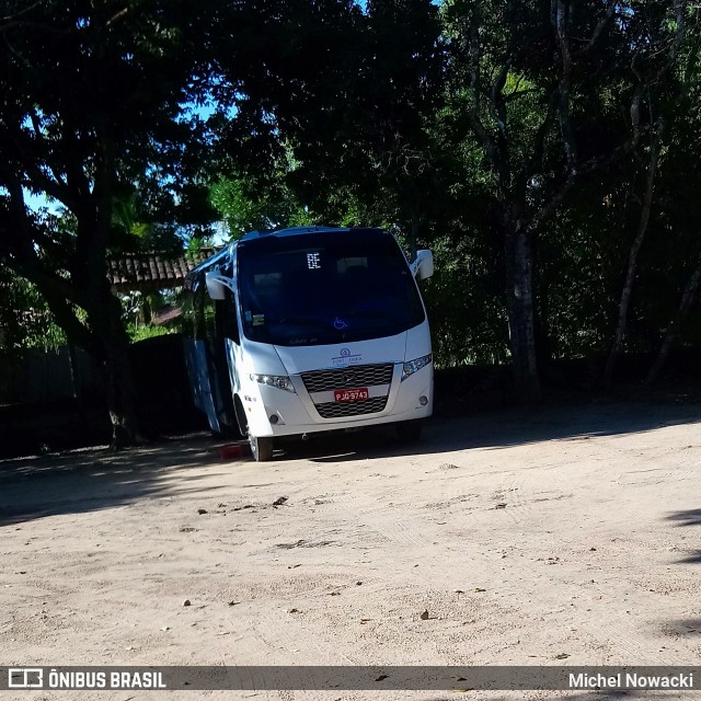 Ônibus Particulares PJQ9743 na cidade de Porto Seguro, Bahia, Brasil, por Michel Nowacki. Número da foto: #6129232.