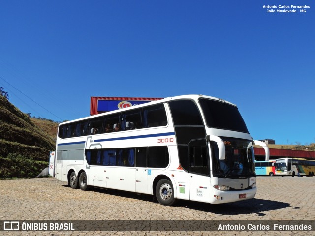Ônibus Particulares 30010 na cidade de João Monlevade, Minas Gerais, Brasil, por Antonio Carlos Fernandes. Número da foto: #6134726.