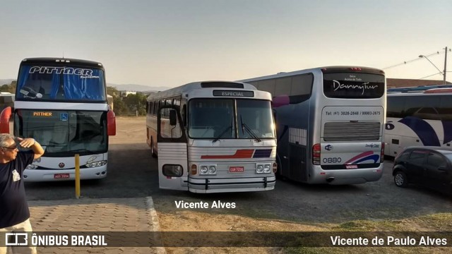 Ônibus Particulares 7230 na cidade de Cachoeira Paulista, São Paulo, Brasil, por Vicente de Paulo Alves. Número da foto: #6085205.