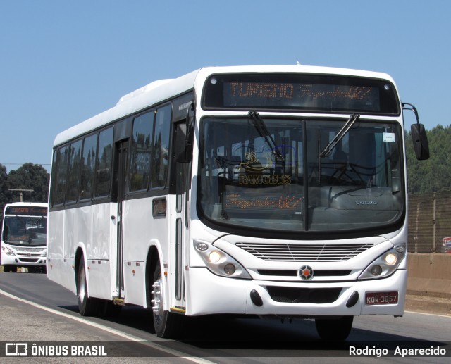Ônibus Particulares 3857 na cidade de Conselheiro Lafaiete, Minas Gerais, Brasil, por Rodrigo  Aparecido. Número da foto: #6136642.