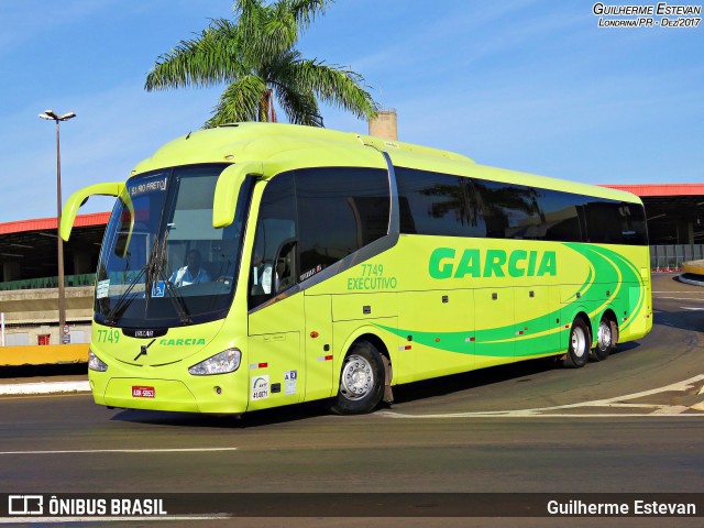 Viação Garcia 7749 na cidade de Londrina, Paraná, Brasil, por Guilherme Estevan. Número da foto: #6160819.