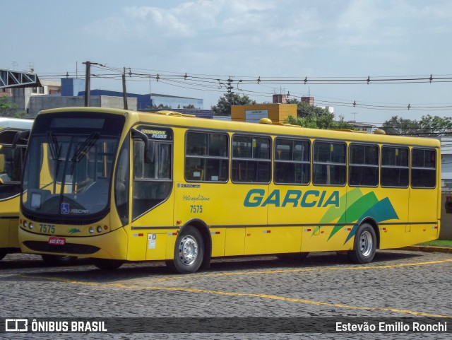 Viação Garcia 7575 na cidade de Londrina, Paraná, Brasil, por Estevão Emilio Ronchi. Número da foto: #6163981.