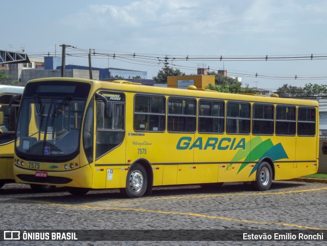 Viação Garcia 7575 na cidade de Londrina, Paraná, Brasil, por Estevão Emilio Ronchi. ID da foto: 6163981.