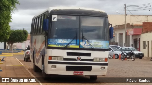 Ônibus Particulares 970 na cidade de Cafarnaum, Bahia, Brasil, por Flávio Santos. Número da foto: #6164567.