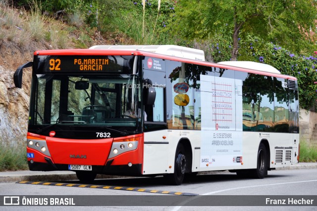 TMB - Transports Metropolitans de Barcelona 7832 na cidade de Barcelona, Barcelona, Cataluña, Espanha, por Franz Hecher. Número da foto: #6165969.