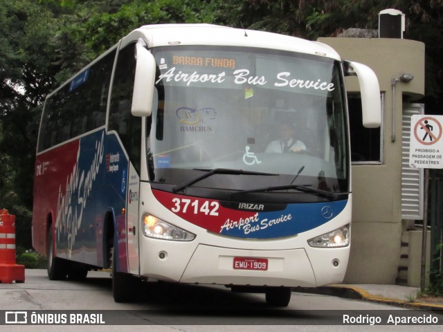 Airport Bus Service 37142 na cidade de São Paulo, São Paulo, Brasil, por Rodrigo  Aparecido. ID da foto: 6169568.