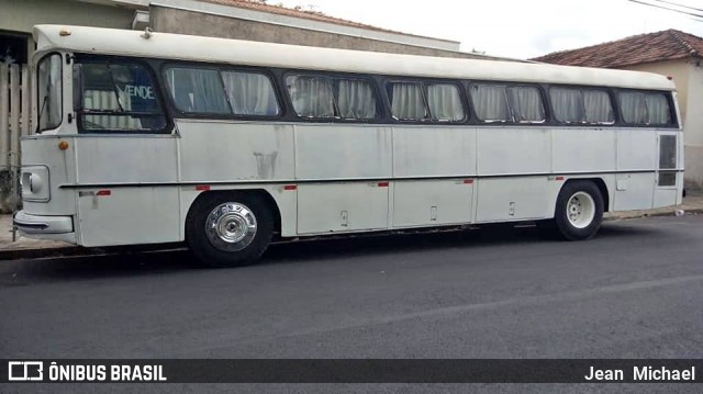 Ônibus Particulares 9552 na cidade de Brasil, por Jean  Michael. ID da foto: 6171089.