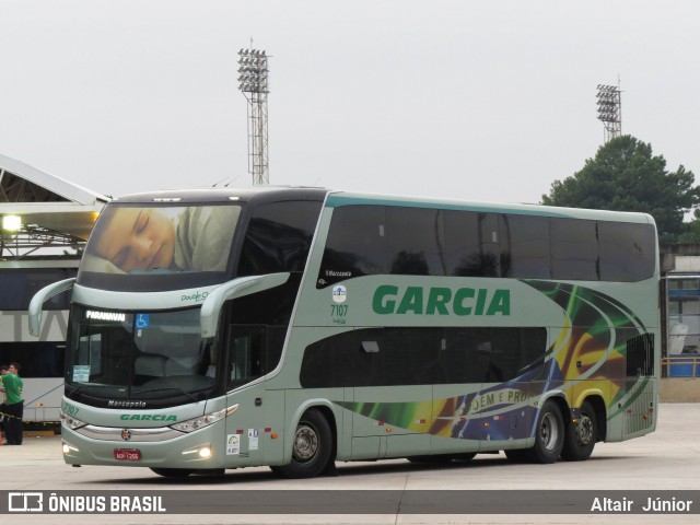 Viação Garcia 7107 na cidade de Curitiba, Paraná, Brasil, por Altair Júnior. ID da foto: 6139840.