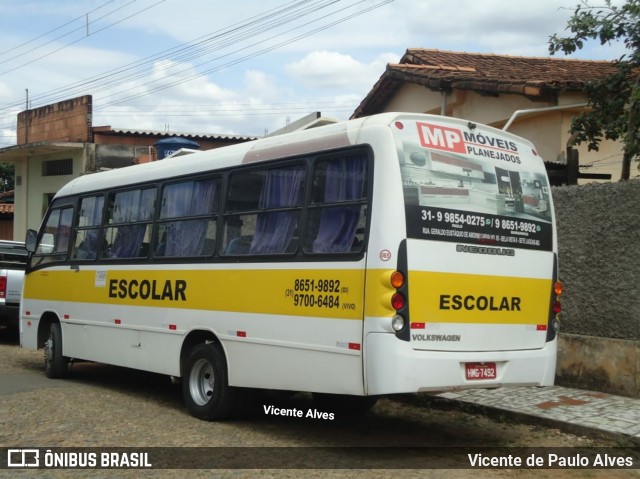 Escolares HMG-7492 na cidade de Matozinhos, Minas Gerais, Brasil, por Vicente de Paulo Alves. Número da foto: #6138122.