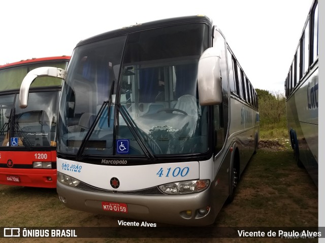 São João Turismo 4100 na cidade de Tiradentes, Minas Gerais, Brasil, por Vicente de Paulo Alves. Número da foto: #6138145.