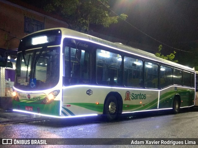 Viação Piracicabana Santos 4329 na cidade de Santos, São Paulo, Brasil, por Adam Xavier Rodrigues Lima. Número da foto: #6138671.