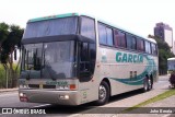 Viação Garcia 6883 na cidade de Curitiba, Paraná, Brasil, por John Berata. Número da foto: #6139971.