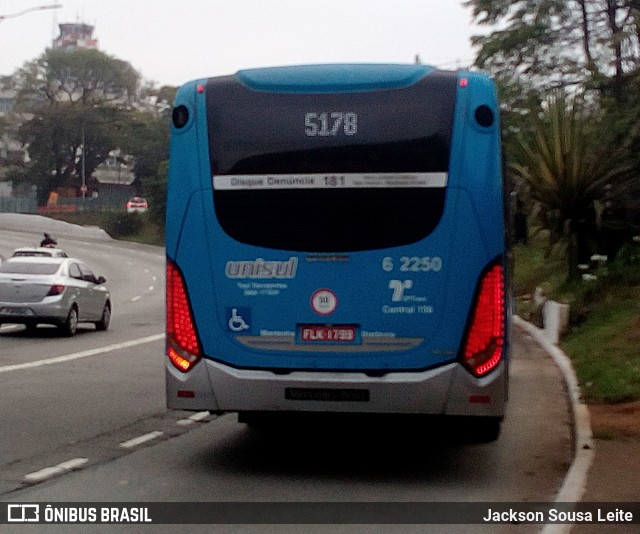 TUPI - Transportes Urbanos Piratininga 6 2250 na cidade de São Paulo, São Paulo, Brasil, por Jackson Sousa Leite. Número da foto: #6174189.